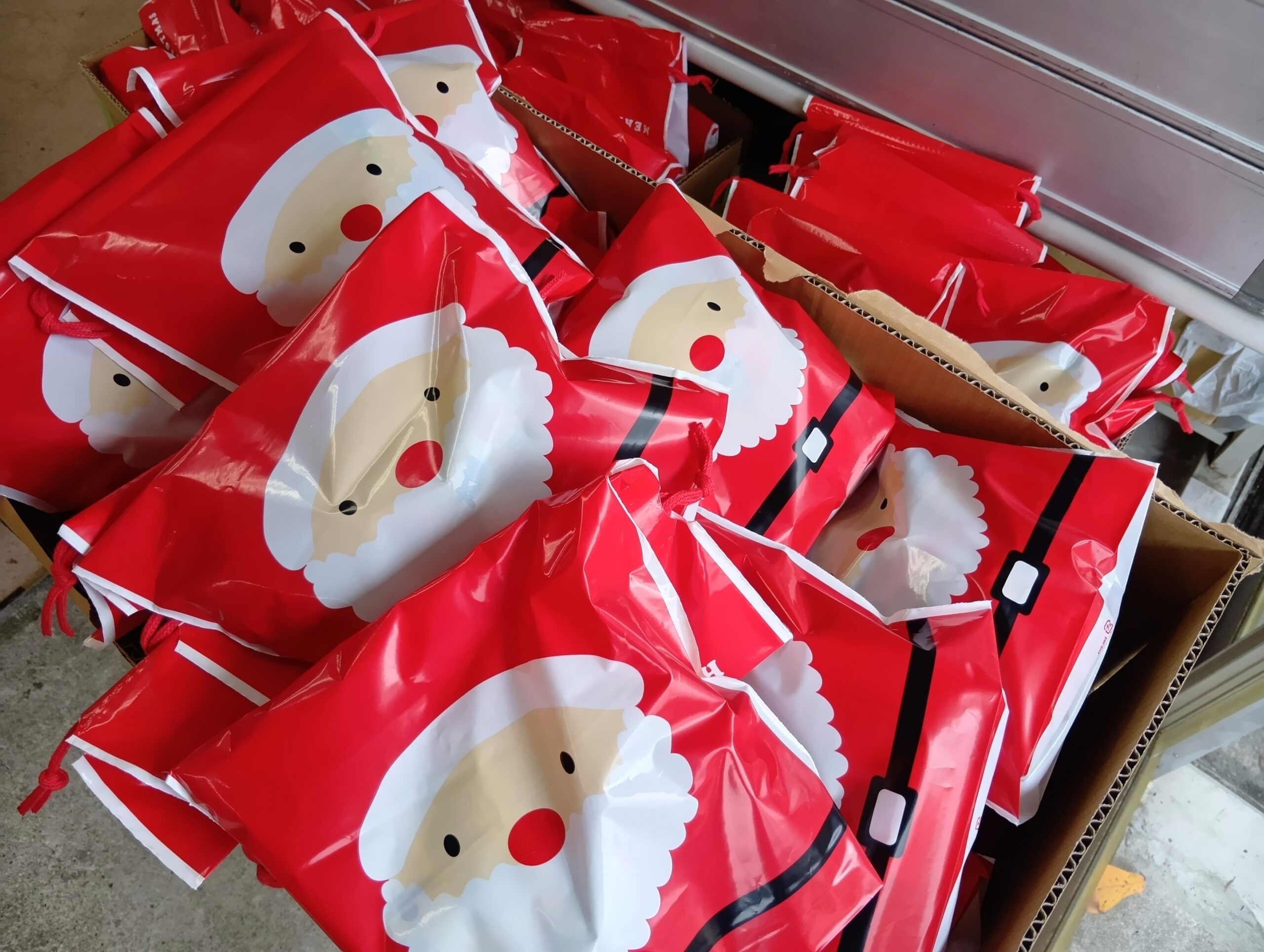 クリスマスに向けての商品づくり！！